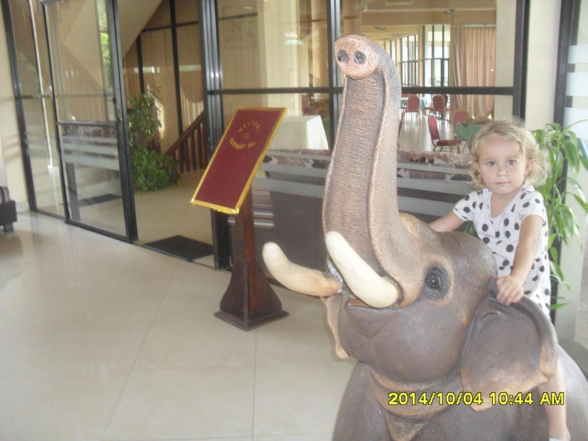 Hotel Elephant Bay Pinnawala  Eksteriør billede